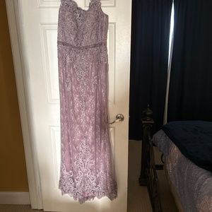 Mother of the bride unused dress due to change of venue